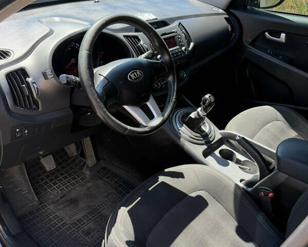 Черный Киа Sportage, объемом двигателя 1.69 л и пробегом 213 тыс. км за 13000 $, фото 4 на Automoto.ua