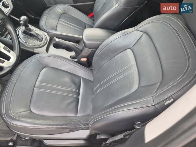Чорний Кіа Sportage, об'ємом двигуна 2 л та пробігом 174 тис. км за 16799 $, фото 31 на Automoto.ua