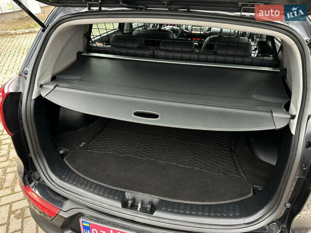 Чорний Кіа Sportage, об'ємом двигуна 2 л та пробігом 225 тис. км за 14500 $, фото 40 на Automoto.ua
