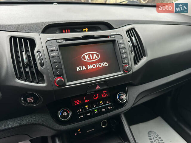Чорний Кіа Sportage, об'ємом двигуна 2 л та пробігом 225 тис. км за 14500 $, фото 37 на Automoto.ua