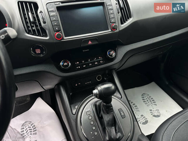 Чорний Кіа Sportage, об'ємом двигуна 2 л та пробігом 225 тис. км за 14500 $, фото 32 на Automoto.ua