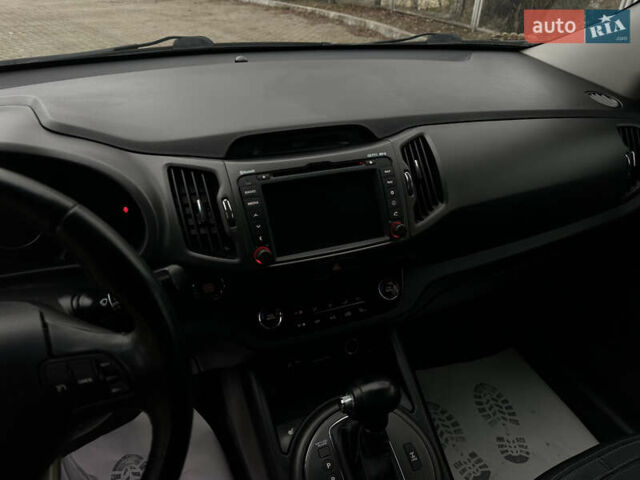 Чорний Кіа Sportage, об'ємом двигуна 2 л та пробігом 225 тис. км за 14500 $, фото 31 на Automoto.ua