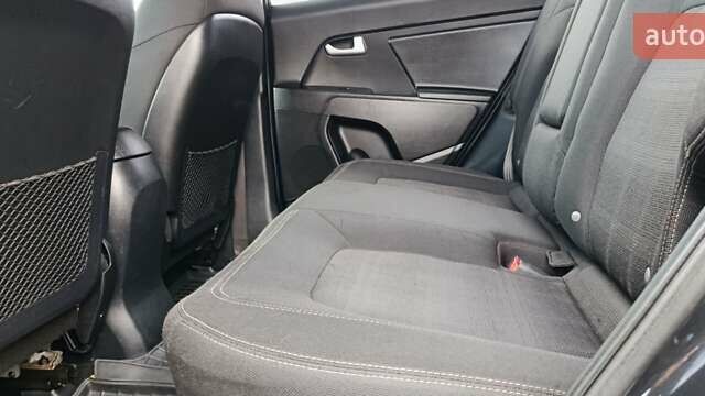 Черный Киа Sportage, объемом двигателя 1.7 л и пробегом 130 тыс. км за 13600 $, фото 27 на Automoto.ua
