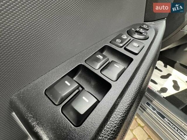 Чорний Кіа Sportage, об'ємом двигуна 0 л та пробігом 197 тис. км за 14950 $, фото 93 на Automoto.ua