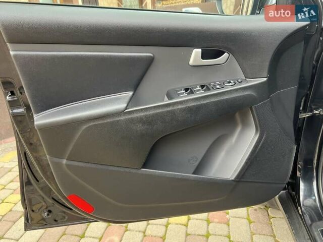 Чорний Кіа Sportage, об'ємом двигуна 0 л та пробігом 197 тис. км за 14950 $, фото 92 на Automoto.ua