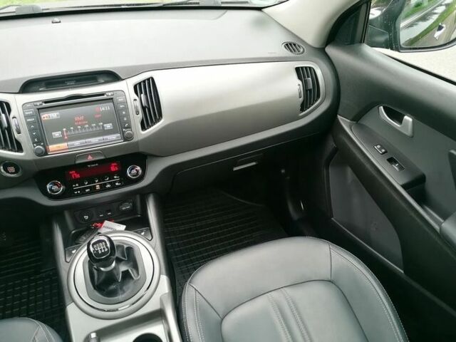 Чорний Кіа Sportage, об'ємом двигуна 2 л та пробігом 137 тис. км за 8000 $, фото 14 на Automoto.ua