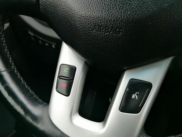 Чорний Кіа Sportage, об'ємом двигуна 2 л та пробігом 137 тис. км за 8000 $, фото 17 на Automoto.ua