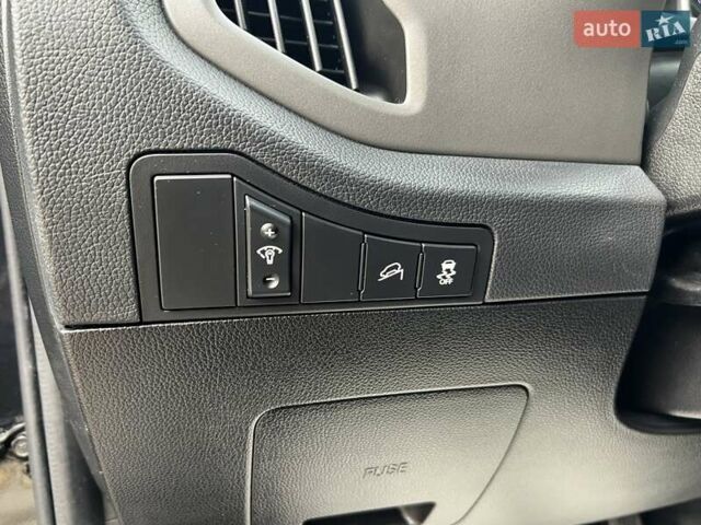 Чорний Кіа Sportage, об'ємом двигуна 0 л та пробігом 197 тис. км за 14950 $, фото 84 на Automoto.ua