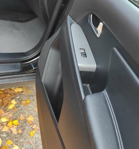 Черный Киа Sportage, объемом двигателя 2 л и пробегом 159 тыс. км за 15600 $, фото 20 на Automoto.ua