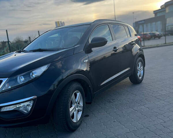 Черный Киа Sportage, объемом двигателя 1.7 л и пробегом 187 тыс. км за 13000 $, фото 2 на Automoto.ua