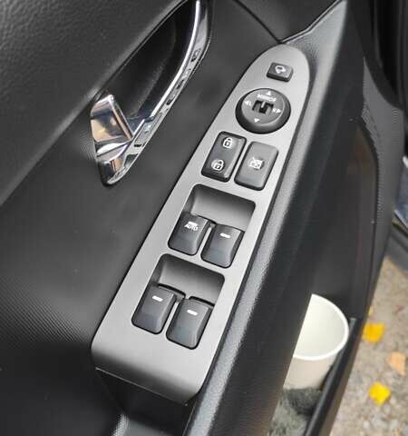 Черный Киа Sportage, объемом двигателя 2 л и пробегом 159 тыс. км за 15600 $, фото 13 на Automoto.ua