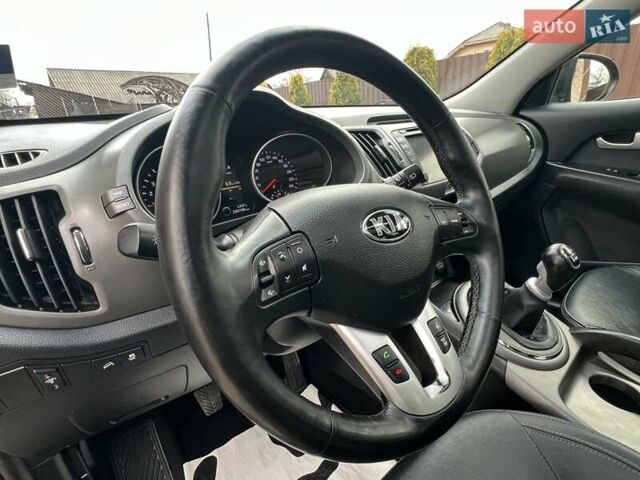 Чорний Кіа Sportage, об'ємом двигуна 0 л та пробігом 197 тис. км за 14950 $, фото 76 на Automoto.ua