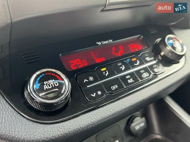 Чорний Кіа Sportage, об'ємом двигуна 0 л та пробігом 197 тис. км за 14950 $, фото 80 на Automoto.ua