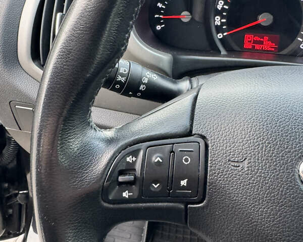 Черный Киа Sportage, объемом двигателя 2 л и пробегом 187 тыс. км за 17499 $, фото 24 на Automoto.ua