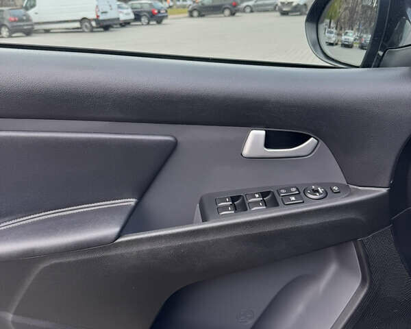 Черный Киа Sportage, объемом двигателя 2 л и пробегом 187 тыс. км за 17499 $, фото 18 на Automoto.ua