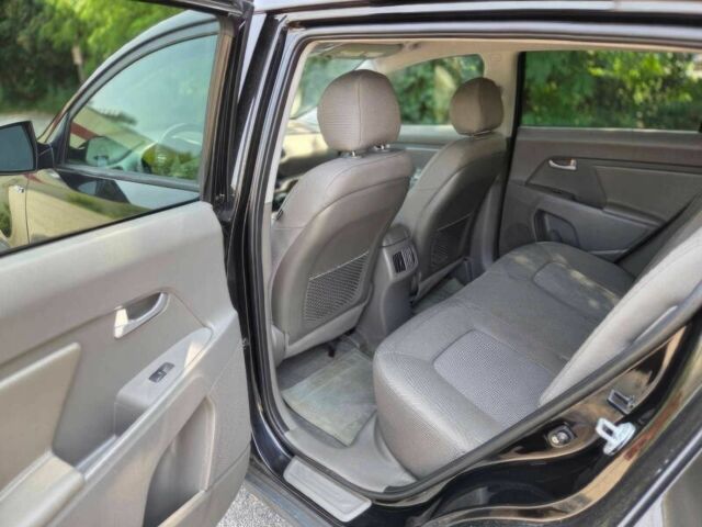 Чорний Кіа Sportage, об'ємом двигуна 2.4 л та пробігом 77 тис. км за 9700 $, фото 10 на Automoto.ua