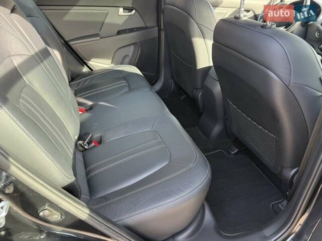Чорний Кіа Sportage, об'ємом двигуна 2 л та пробігом 147 тис. км за 16900 $, фото 33 на Automoto.ua