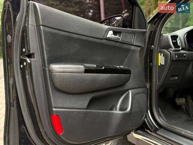 Черный Киа Sportage, объемом двигателя 2 л и пробегом 194 тыс. км за 17700 $, фото 10 на Automoto.ua
