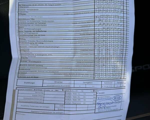 Чорний Кіа Sportage, об'ємом двигуна 2 л та пробігом 147 тис. км за 16900 $, фото 46 на Automoto.ua