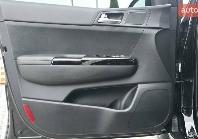 Черный Киа Sportage, объемом двигателя 2 л и пробегом 197 тыс. км за 18400 $, фото 72 на Automoto.ua