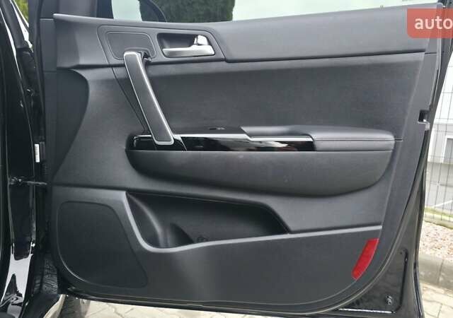 Черный Киа Sportage, объемом двигателя 2 л и пробегом 197 тыс. км за 18400 $, фото 69 на Automoto.ua