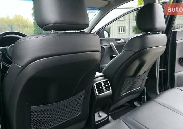 Черный Киа Sportage, объемом двигателя 2 л и пробегом 197 тыс. км за 18400 $, фото 65 на Automoto.ua