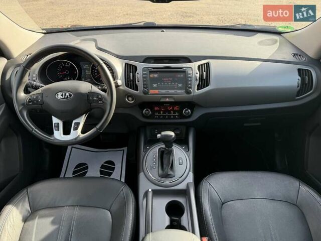 Чорний Кіа Sportage, об'ємом двигуна 2 л та пробігом 147 тис. км за 16900 $, фото 28 на Automoto.ua