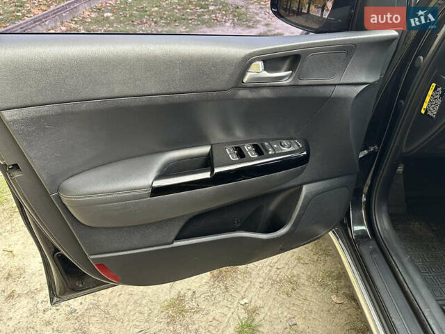 Черный Киа Sportage, объемом двигателя 2 л и пробегом 187 тыс. км за 19900 $, фото 15 на Automoto.ua