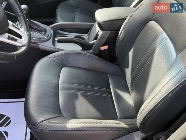 Чорний Кіа Sportage, об'ємом двигуна 2 л та пробігом 147 тис. км за 16900 $, фото 45 на Automoto.ua