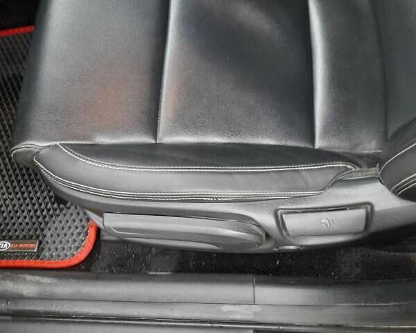 Черный Киа Sportage, объемом двигателя 2 л и пробегом 158 тыс. км за 16200 $, фото 2 на Automoto.ua