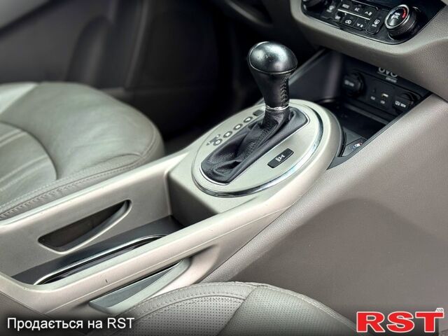 Чорний Кіа Sportage, об'ємом двигуна 2.4 л та пробігом 180 тис. км за 12950 $, фото 11 на Automoto.ua