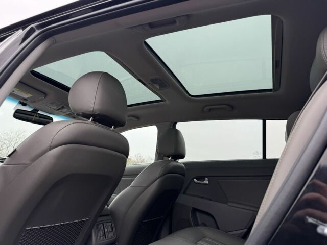 Черный Киа Sportage, объемом двигателя 2.4 л и пробегом 180 тыс. км за 309 $, фото 8 на Automoto.ua
