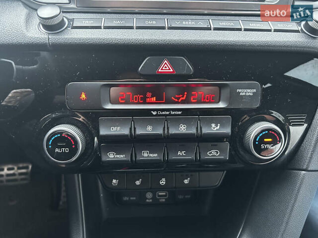 Чорний Кіа Sportage, об'ємом двигуна 2 л та пробігом 176 тис. км за 17600 $, фото 5 на Automoto.ua