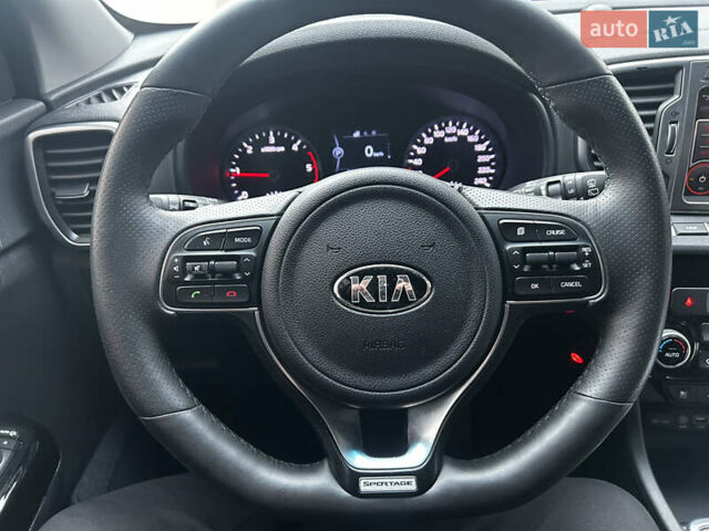 Чорний Кіа Sportage, об'ємом двигуна 2 л та пробігом 176 тис. км за 17600 $, фото 6 на Automoto.ua