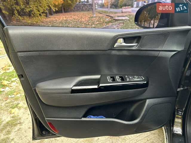 Черный Киа Sportage, объемом двигателя 2 л и пробегом 187 тыс. км за 19900 $, фото 18 на Automoto.ua
