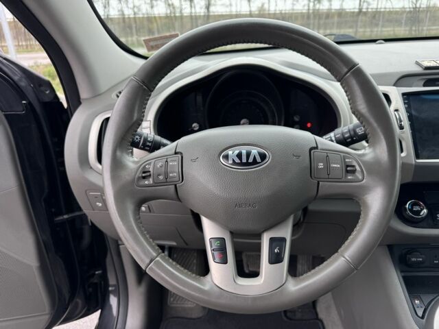 Черный Киа Sportage, объемом двигателя 2.4 л и пробегом 180 тыс. км за 309 $, фото 9 на Automoto.ua