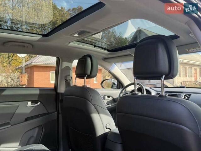 Чорний Кіа Sportage, об'ємом двигуна 2 л та пробігом 147 тис. км за 16900 $, фото 50 на Automoto.ua