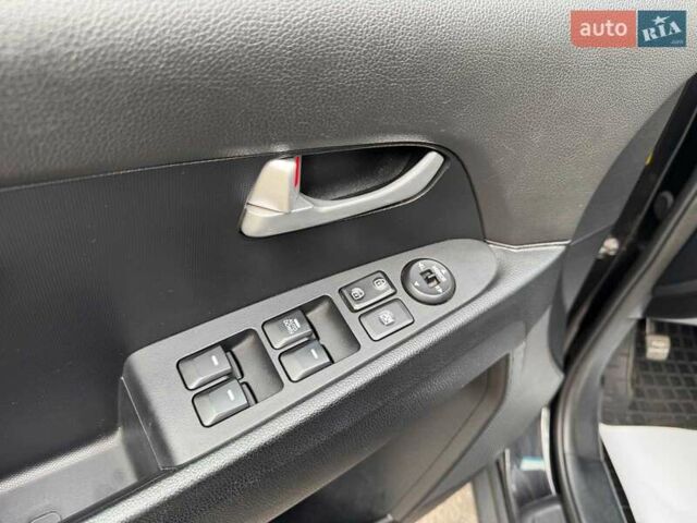 Черный Киа Sportage, объемом двигателя 2.4 л и пробегом 117 тыс. км за 12690 $, фото 18 на Automoto.ua