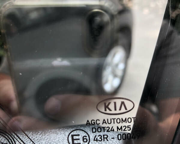 Чорний Кіа Sportage, об'ємом двигуна 2 л та пробігом 39 тис. км за 17800 $, фото 89 на Automoto.ua