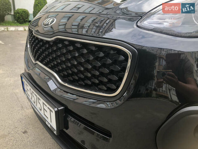 Чорний Кіа Sportage, об'ємом двигуна 2 л та пробігом 39 тис. км за 17800 $, фото 38 на Automoto.ua