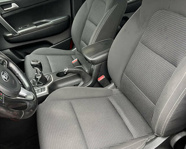 Черный Киа Sportage, объемом двигателя 1.7 л и пробегом 230 тыс. км за 15800 $, фото 49 на Automoto.ua