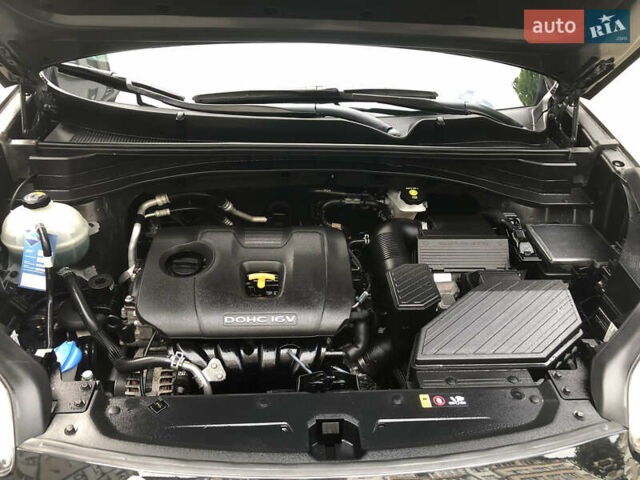 Чорний Кіа Sportage, об'ємом двигуна 2 л та пробігом 39 тис. км за 17800 $, фото 83 на Automoto.ua