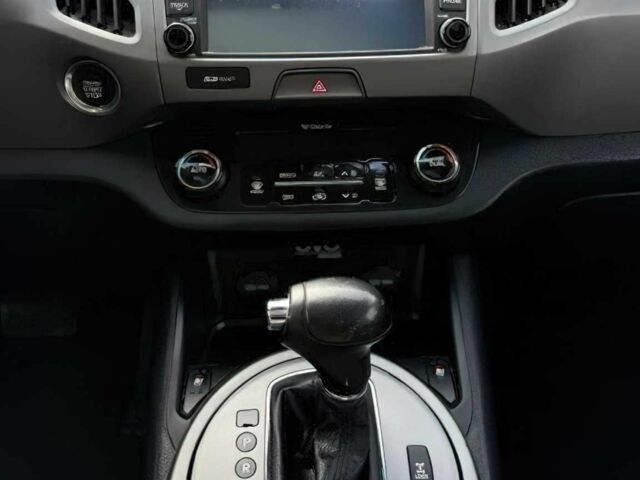 Чорний Кіа Sportage, об'ємом двигуна 2.4 л та пробігом 76 тис. км за 7000 $, фото 8 на Automoto.ua