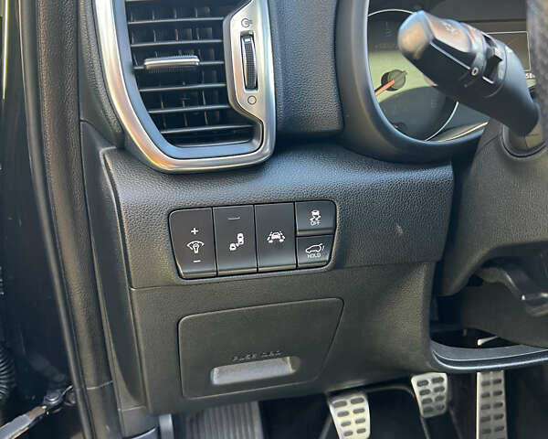 Черный Киа Sportage, объемом двигателя 2 л и пробегом 141 тыс. км за 18000 $, фото 9 на Automoto.ua