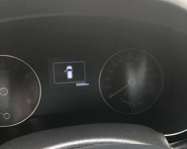 Чорний Кіа Sportage, об'ємом двигуна 2 л та пробігом 39 тис. км за 17800 $, фото 68 на Automoto.ua