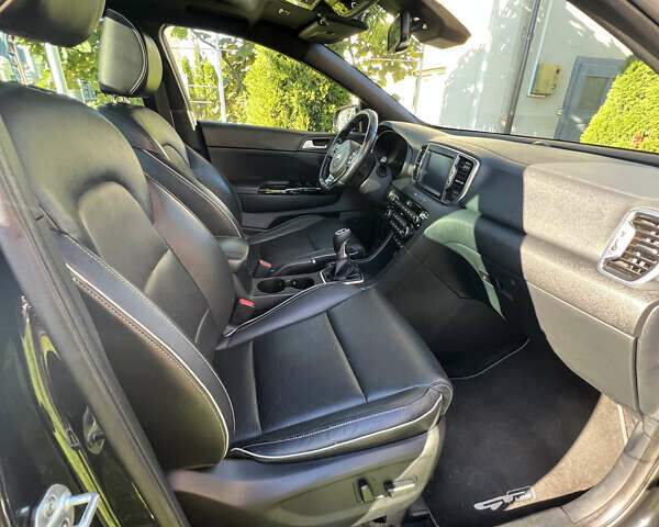 Черный Киа Sportage, объемом двигателя 2 л и пробегом 141 тыс. км за 18000 $, фото 4 на Automoto.ua
