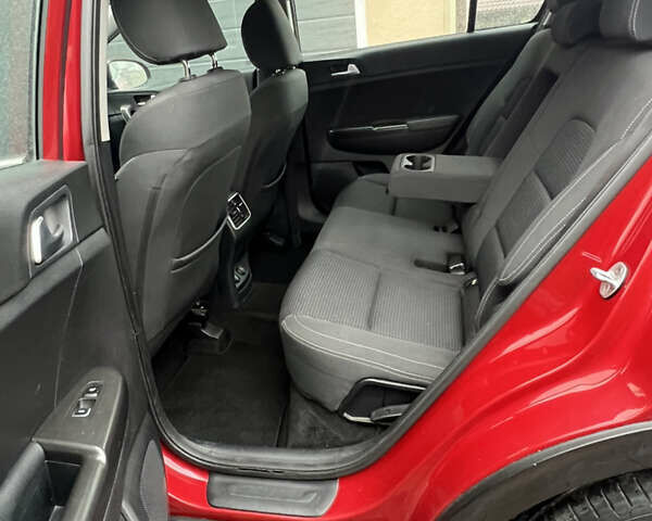 Черный Киа Sportage, объемом двигателя 1.7 л и пробегом 230 тыс. км за 15800 $, фото 28 на Automoto.ua