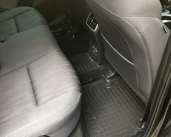 Чорний Кіа Sportage, об'ємом двигуна 2 л та пробігом 39 тис. км за 17800 $, фото 50 на Automoto.ua