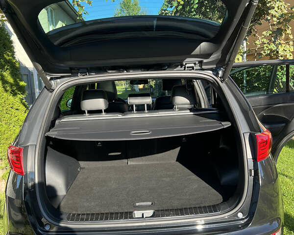 Черный Киа Sportage, объемом двигателя 2 л и пробегом 141 тыс. км за 18000 $, фото 5 на Automoto.ua