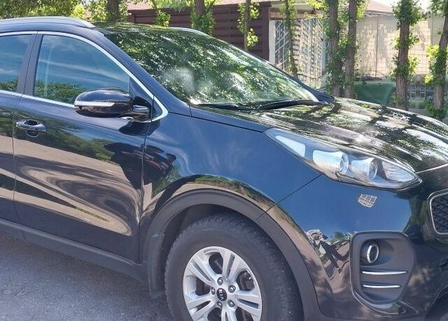 Черный Киа Sportage, объемом двигателя 2 л и пробегом 161 тыс. км за 16500 $, фото 2 на Automoto.ua